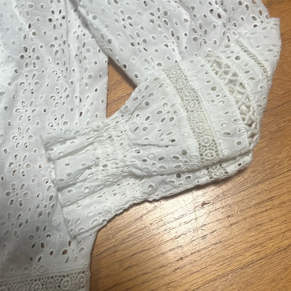 NWT Fat Face White Eyelet Blouse size US 12. New but light makeup on collar - Picture 5 of 6